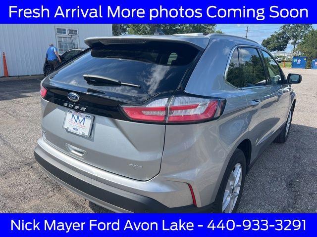 Photo of 2022 ICONIC SILVER Ford Edge