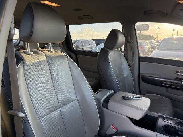 Photo of 2017 Aurora Black Kia Sedona