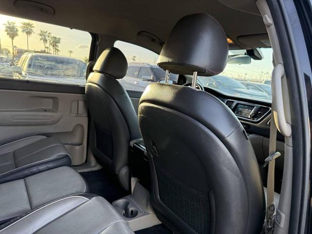 Photo of 2017 Aurora Black Kia Sedona