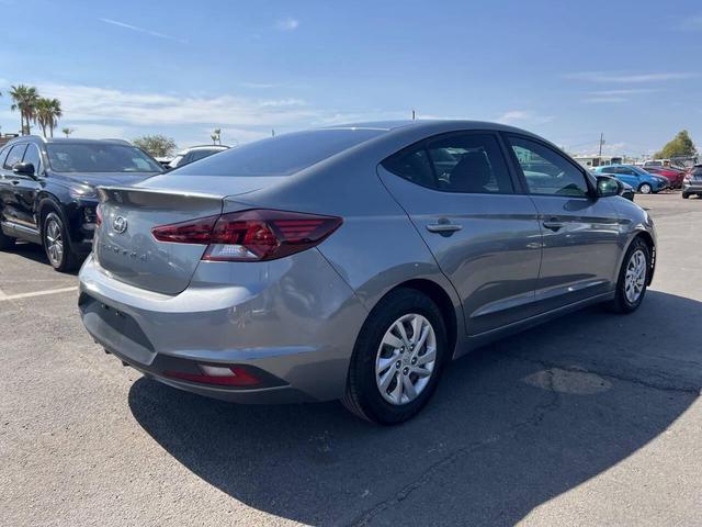 Photo of 2019 Gray Hyundai ELANTRA