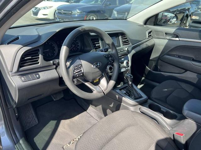 Photo of 2019 Gray Hyundai ELANTRA