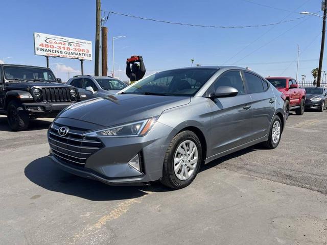 Photo of 2019 Gray Hyundai ELANTRA