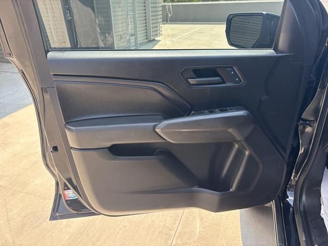 Photo of 2024 Black Chevrolet Colorado