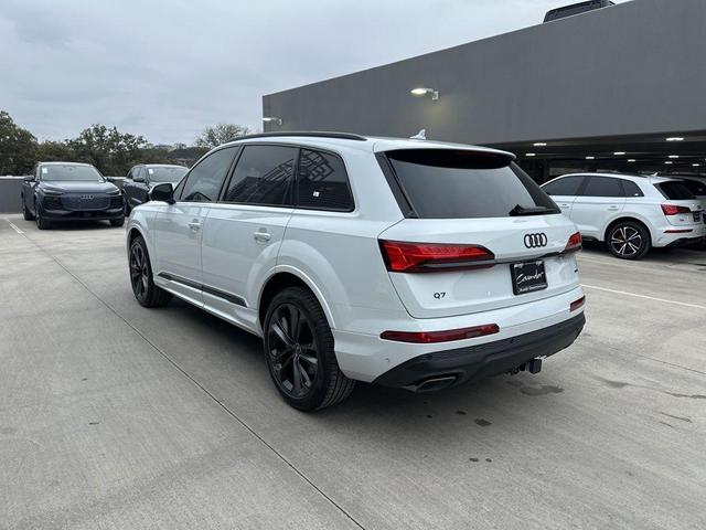 Photo of 2025 Glacier White Metallic Audi Q7