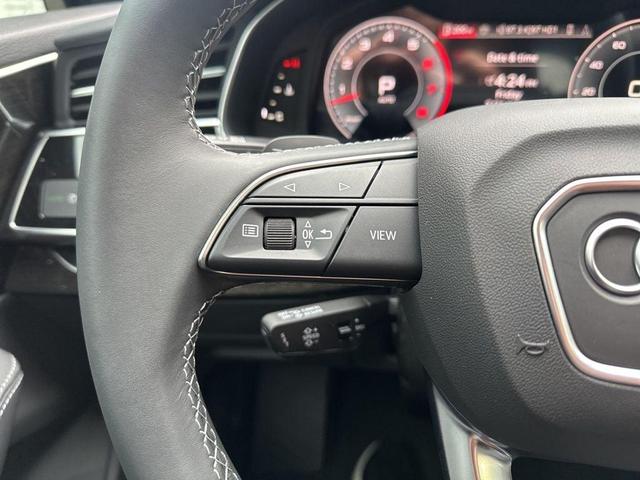 Photo of 2025 Glacier White Metallic Audi Q7