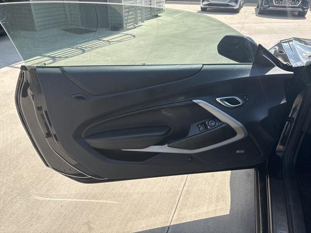 Photo of 2023 Black Chevrolet Camaro