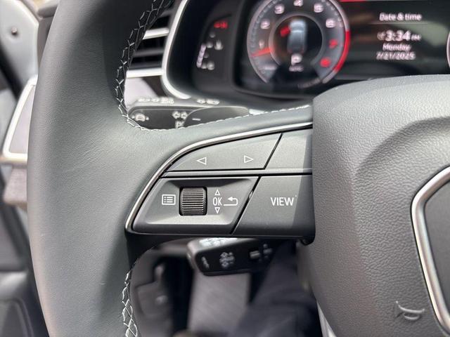 Photo of 2025 Glacier White Metallic Audi Q7