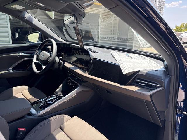 Photo of 2025 Navarra Blue Audi Q5