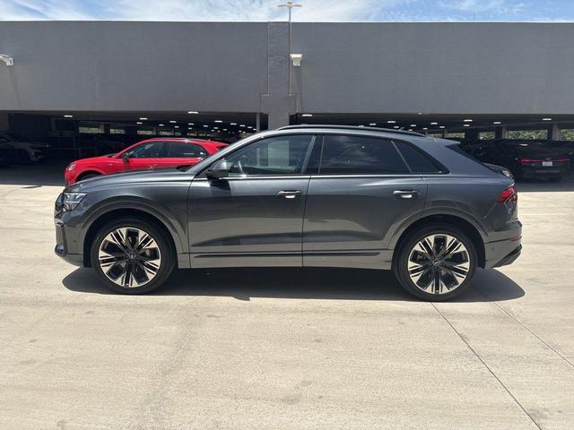 Photo of 2025 Daytona Gray Pearl Effect Audi Q8