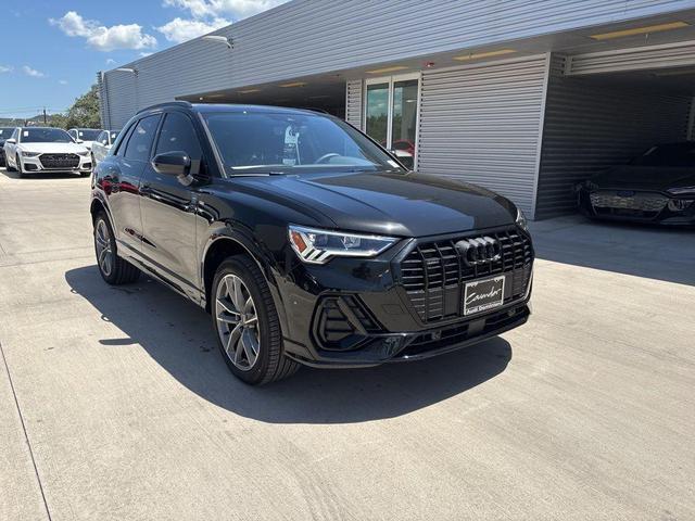 Photo of 2025 Mythos Black Metallic Audi Q3