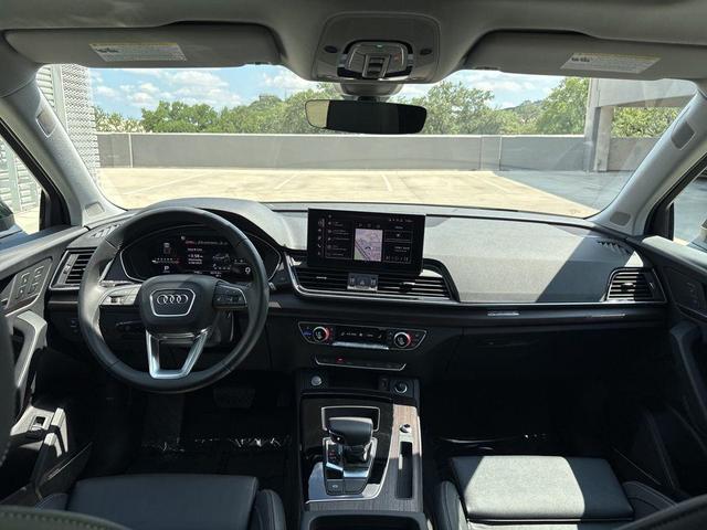 Photo of 2025 Mythos Black Metallic Audi Q5