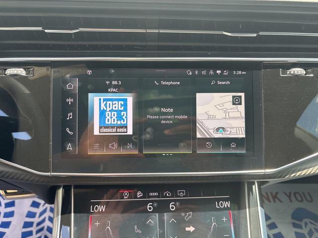 Photo of 2023 Glacier White Metallic Audi RS Q8