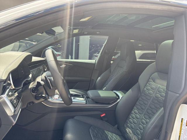 Photo of 2023 Glacier White Metallic Audi RS Q8