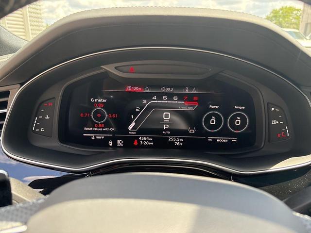 Photo of 2023 Glacier White Metallic Audi RS Q8