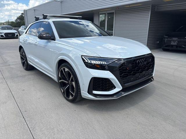 Photo of 2023 Glacier White Metallic Audi RS Q8