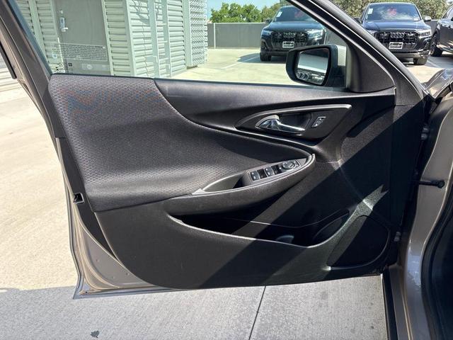 Photo of 2024 Mineral Gray Metallic Chevrolet Malibu