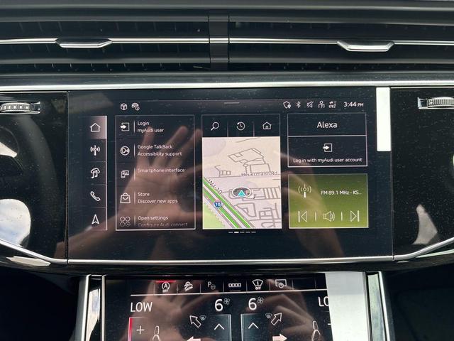 Photo of 2025 Carrara White Audi Q7