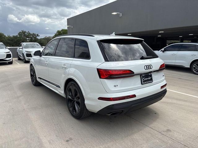 Photo of 2025 Carrara White Audi Q7