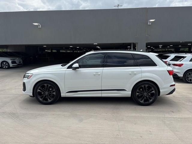 Photo of 2025 Carrara White Audi Q7