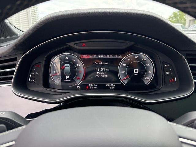 Photo of 2025 Samurai Gray Metallic Audi Q7