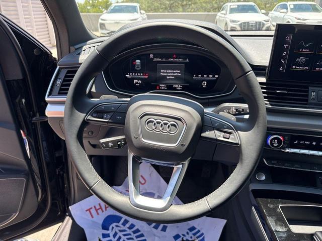 Photo of 2025 Mythos Black Metallic Audi Q5
