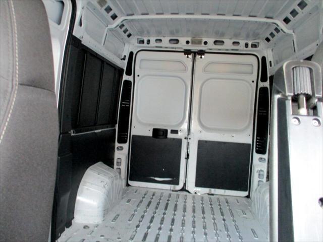 Photo of 2018 White RAM ProMaster 1500
