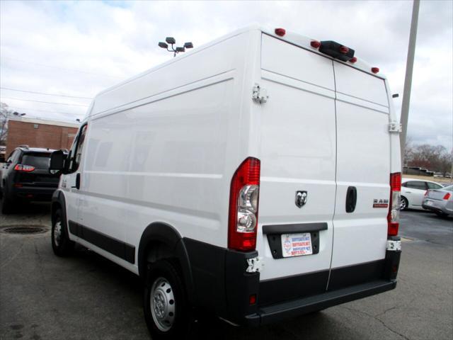 Photo of 2018 White RAM ProMaster 1500