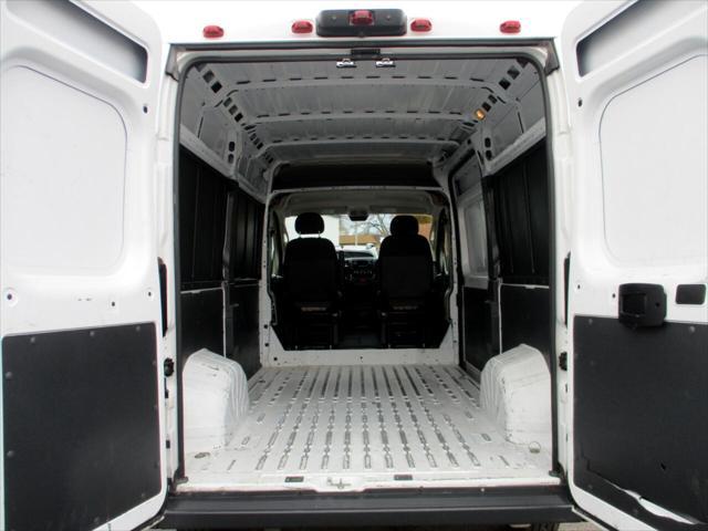 Photo of 2018 White RAM ProMaster 1500