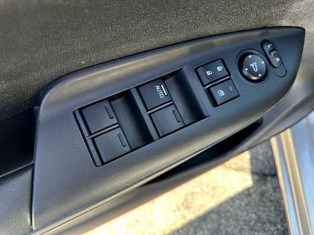 Photo of 2016 Silver Honda Fit