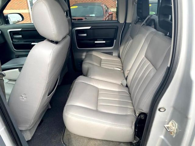Photo of 2007 Silver Mitsubishi Raider