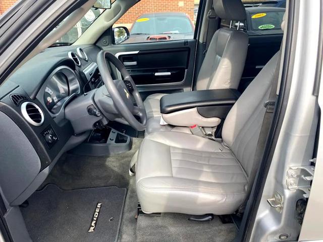 Photo of 2007 Silver Mitsubishi Raider
