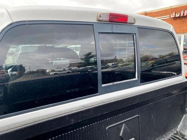 Photo of 2007 Silver Mitsubishi Raider