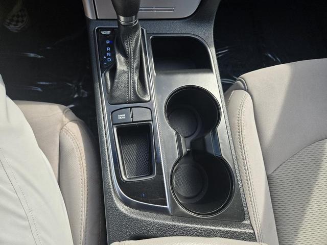 Photo of 2016 Silver Hyundai SONATA