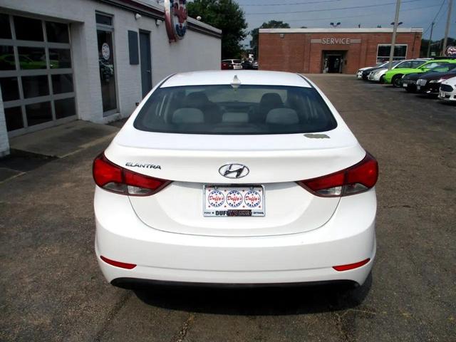 Photo of 2014 White Hyundai ELANTRA