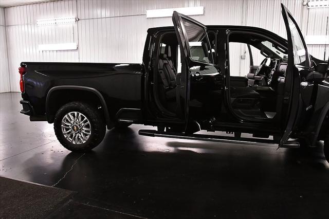 Photo of 2022 Black Chevrolet Silverado 2500