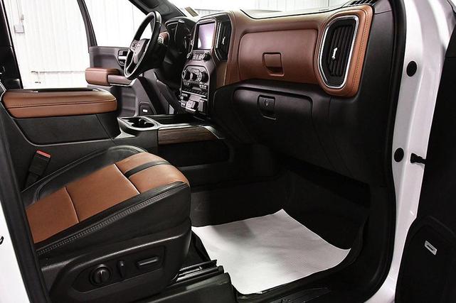Photo of 2022 Iridescent Pearl Tricoat Chevrolet Silverado 3500