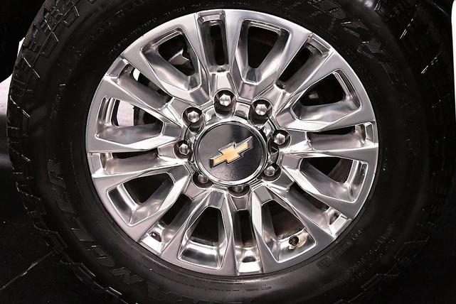 Photo of 2022 Iridescent Pearl Tricoat Chevrolet Silverado 3500