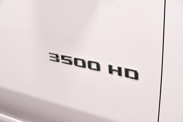 Photo of 2022 Iridescent Pearl Tricoat Chevrolet Silverado 3500