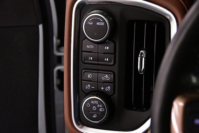 Photo of 2022 Iridescent Pearl Tricoat Chevrolet Silverado 3500