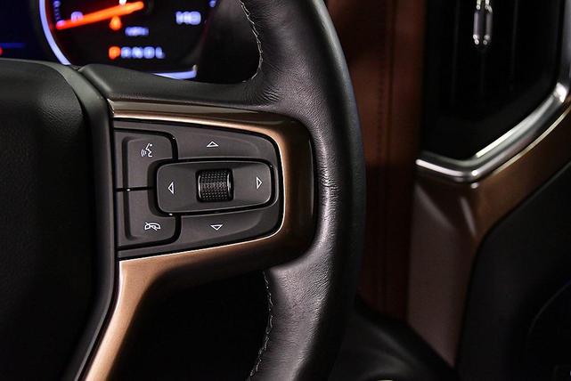 Photo of 2022 Iridescent Pearl Tricoat Chevrolet Silverado 3500