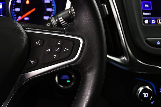 Photo of 2022 Silver Ice Metallic Chevrolet Equinox