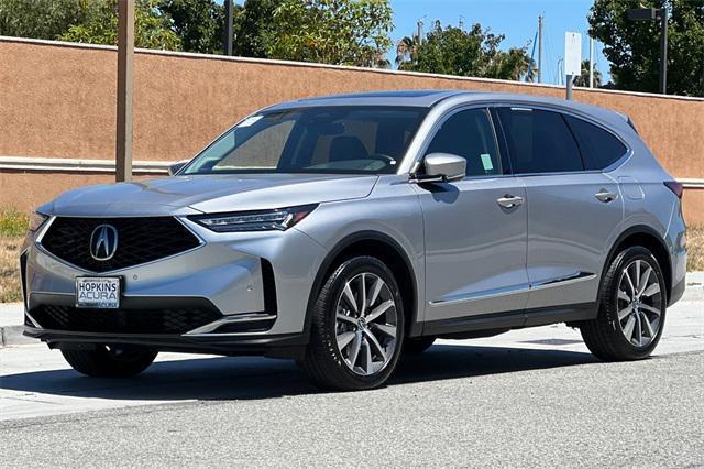 Photo of 2025 Silver Metallic Acura MDX