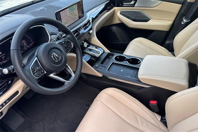 Photo of 2025 Platinum Acura MDX