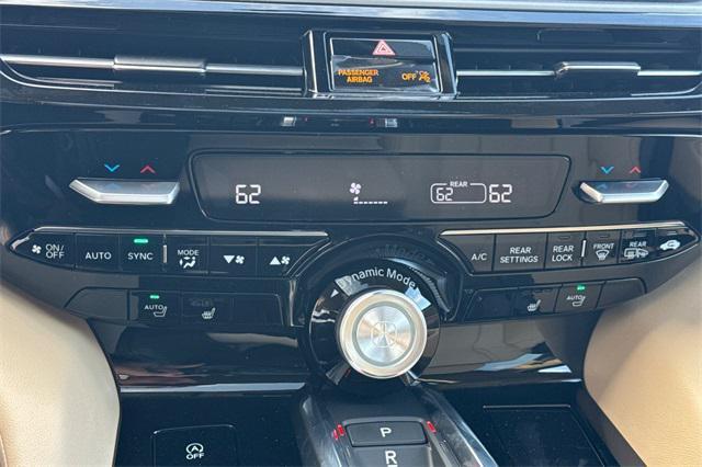 Photo of 2025 Platinum Acura MDX