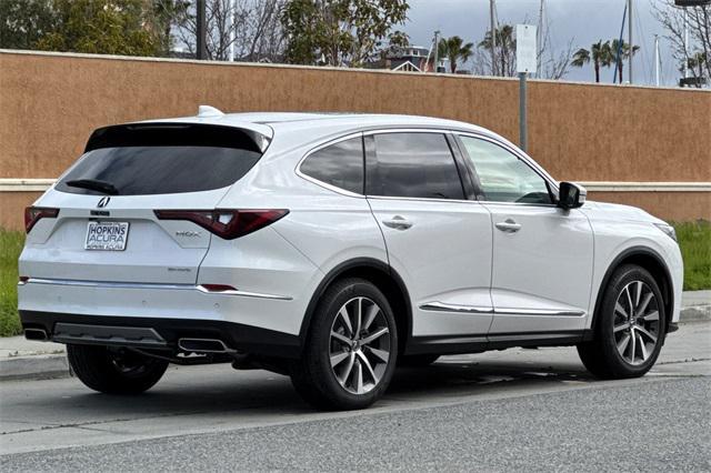 Photo of 2025 Platinum Acura MDX