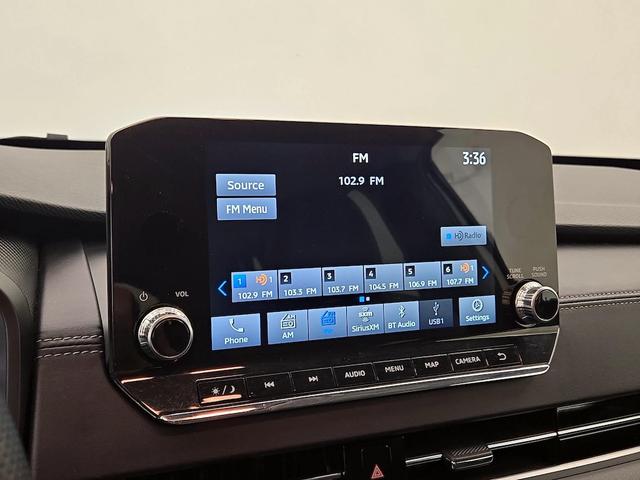 Photo of 2024 Silver Mitsubishi Outlander