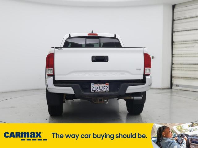 Photo of 2017 White Toyota Tacoma