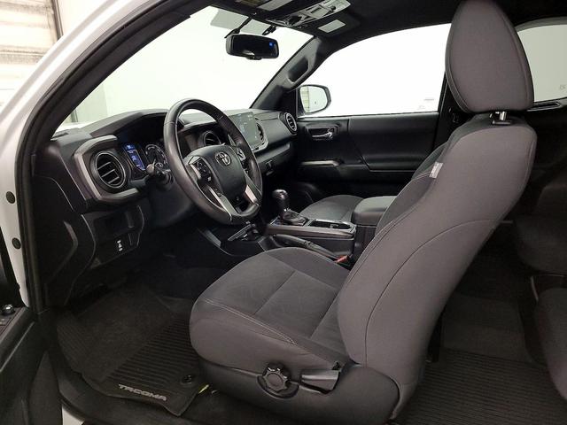 Photo of 2017 White Toyota Tacoma