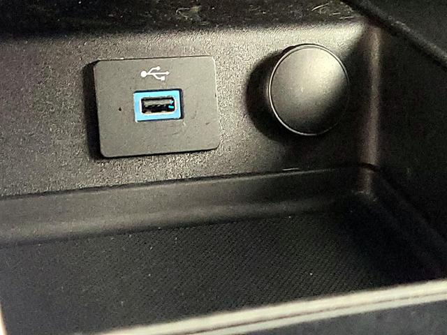 Photo of 2017 Gold Ford Fusion Hybrid