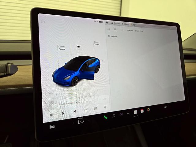 Photo of 2022 Blue Tesla Model 3